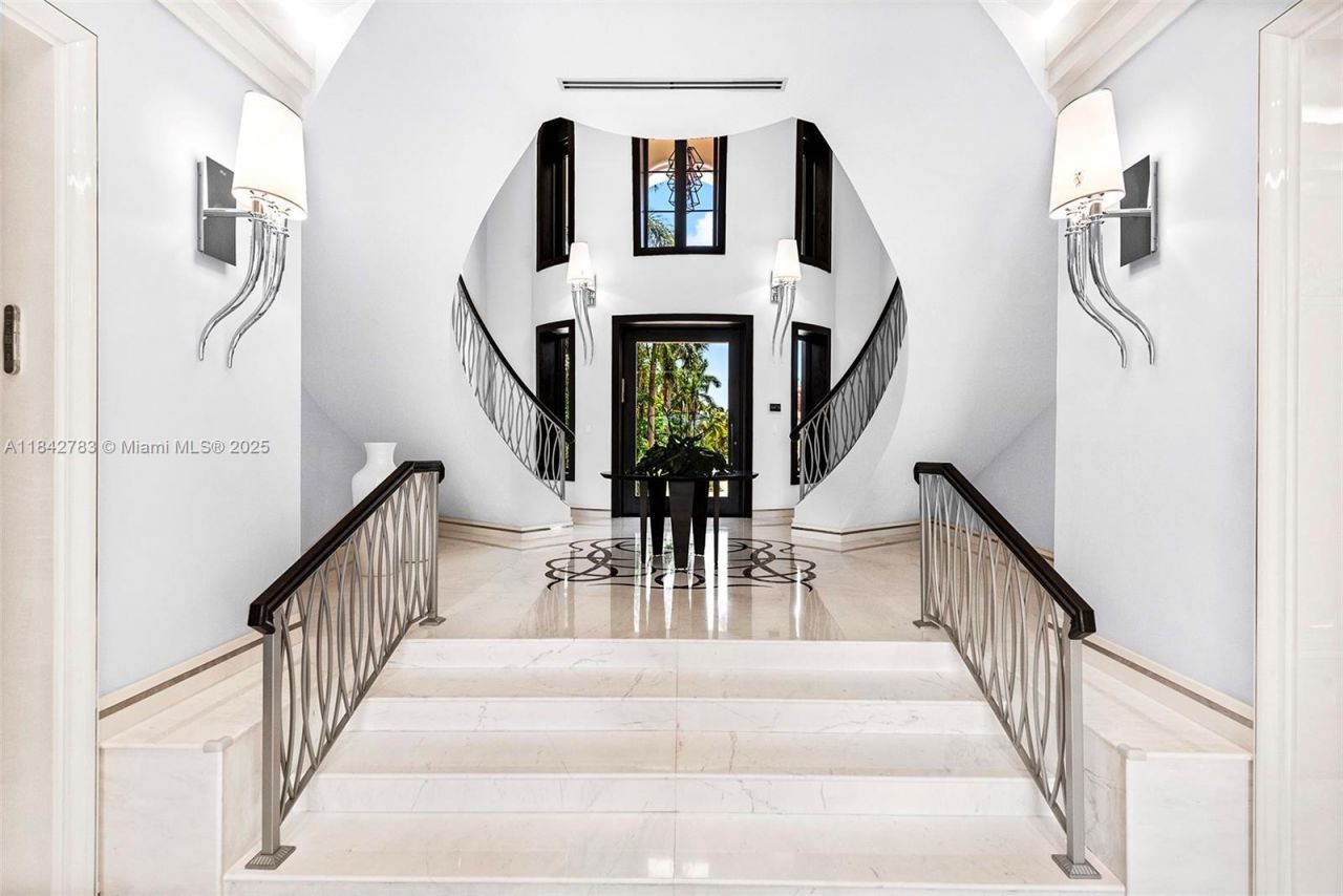 498 N Parkway Pkwy, Golden Beach, FL 33160 Photo