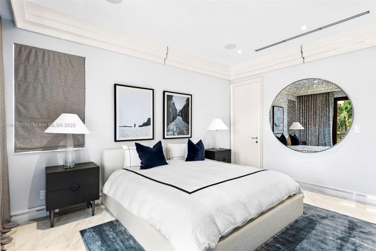 498 N Parkway Pkwy, Golden Beach, FL 33160 Photo