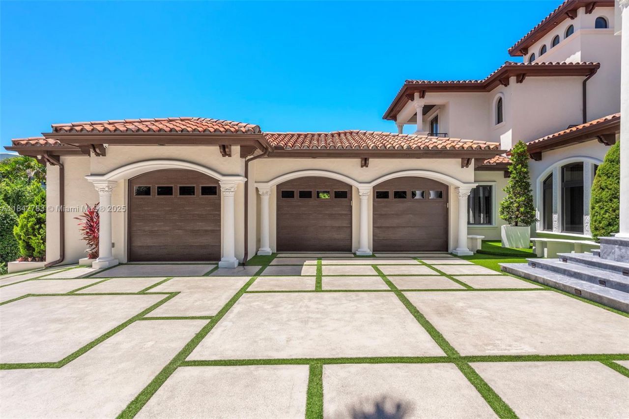 498 N Parkway Pkwy, Golden Beach, FL 33160 Photo