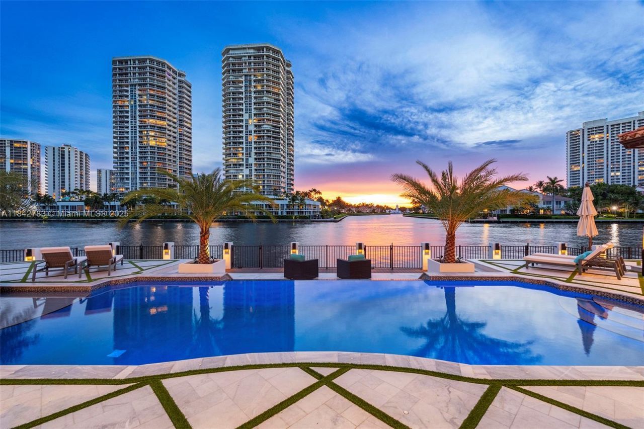 498 N Parkway Pkwy, Golden Beach, FL 33160 Photo