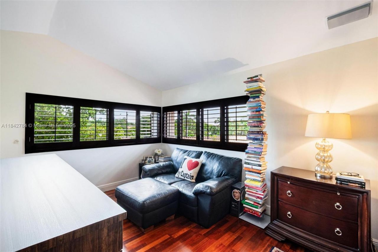 2000 S Bayshore Dr, Unit 69, Miami, FL 33133 Photo