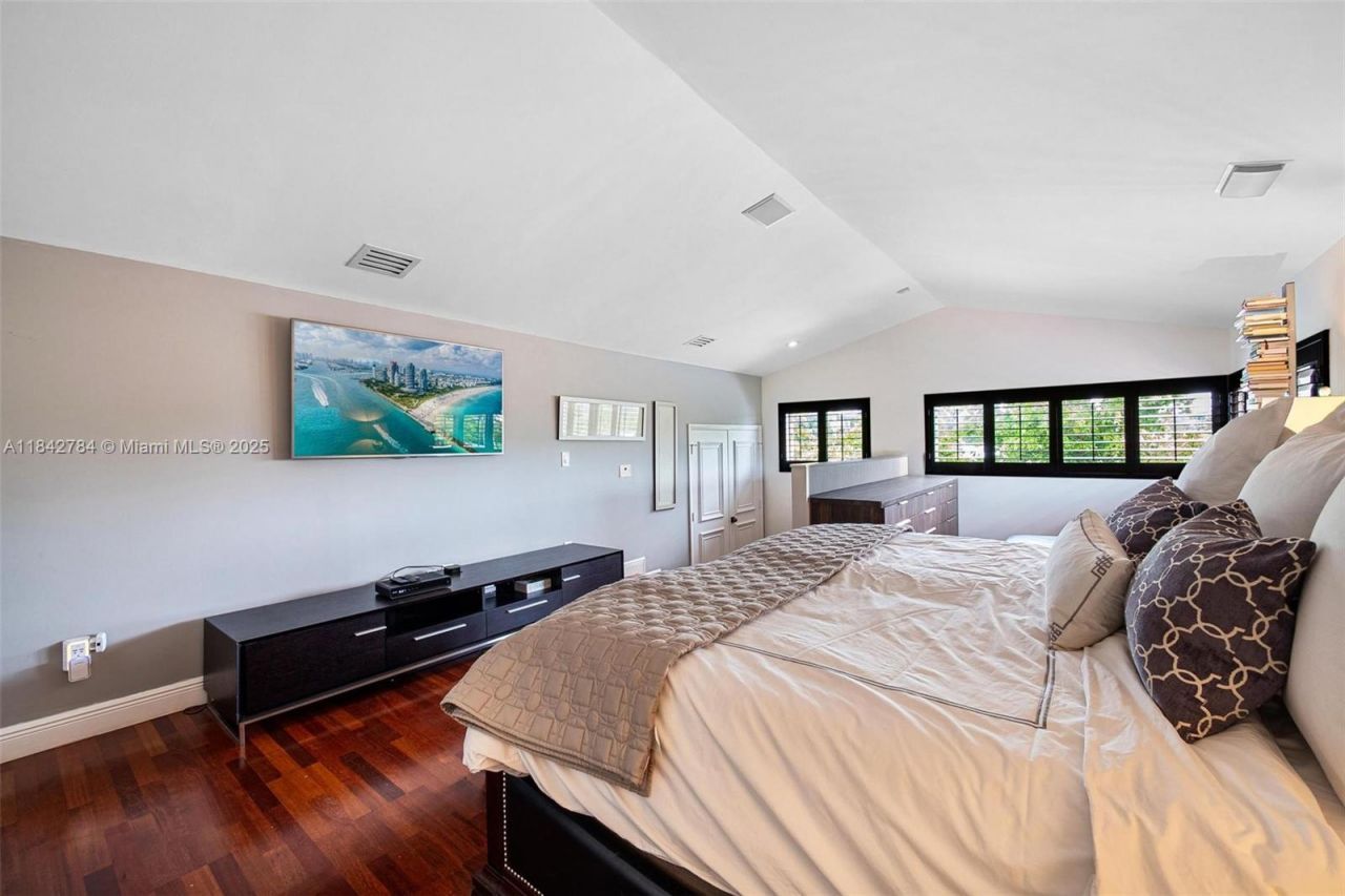 2000 S Bayshore Dr, Unit 69, Miami, FL 33133 Photo