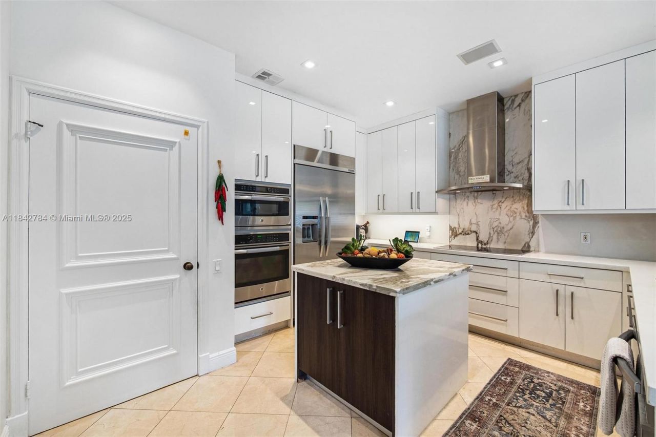 2000 S Bayshore Dr, Unit 69, Miami, FL 33133 Photo