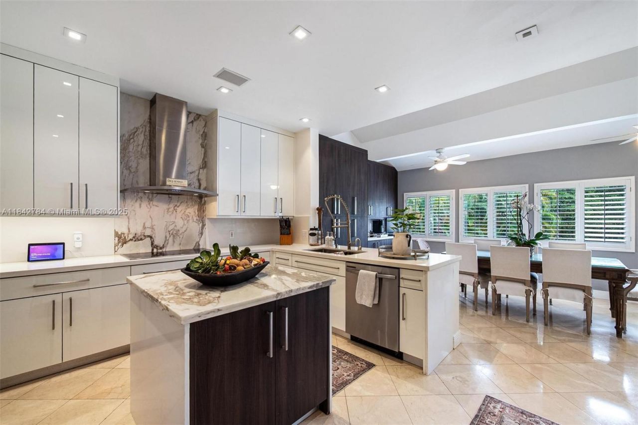 2000 S Bayshore Dr, Unit 69, Miami, FL 33133 Photo