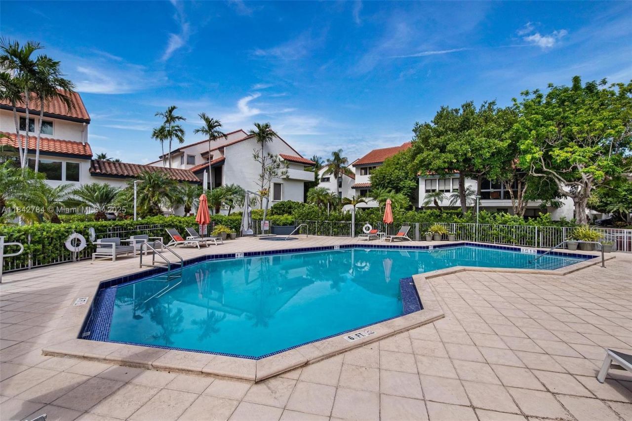 2000 S Bayshore Dr, Unit 69, Miami, FL 33133 Photo