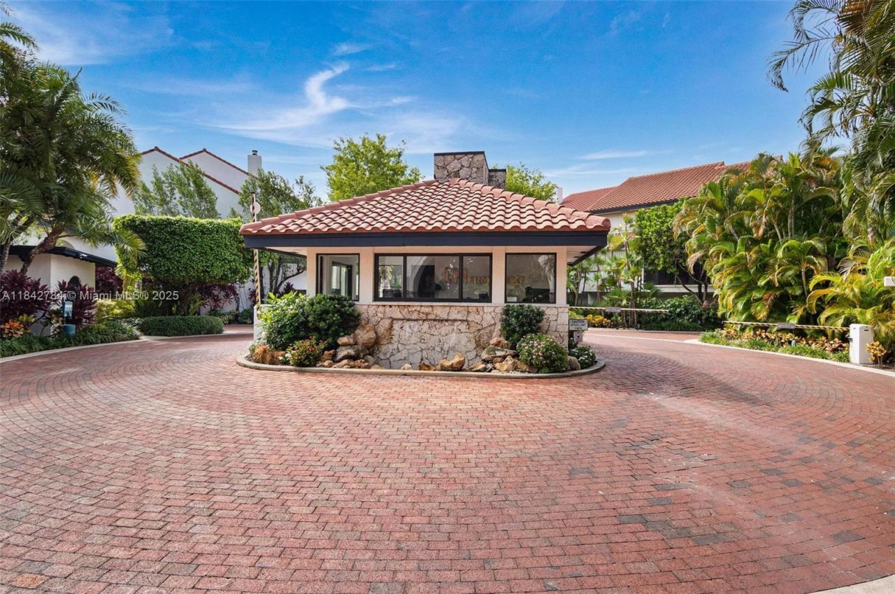 2000 S Bayshore Dr, Unit 69, Miami, FL 33133 Photo