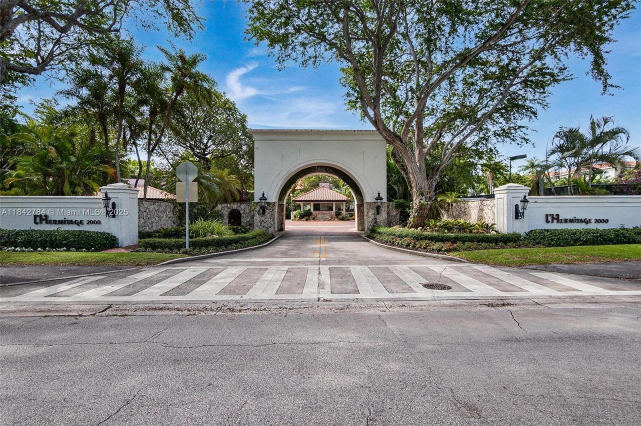 2000 S Bayshore Dr, Unit 69, Miami, FL 33133 Photo