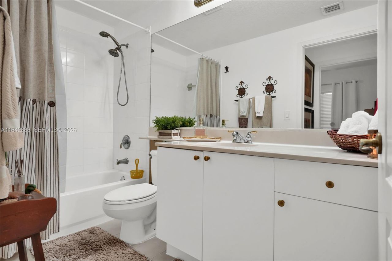 10720 NW 66th St, Unit 205, Doral, FL 33178 Photo