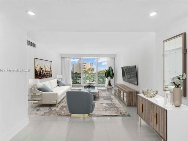 100 Bayview Dr, Unit 508, Sunny Isles Beach, FL 33160