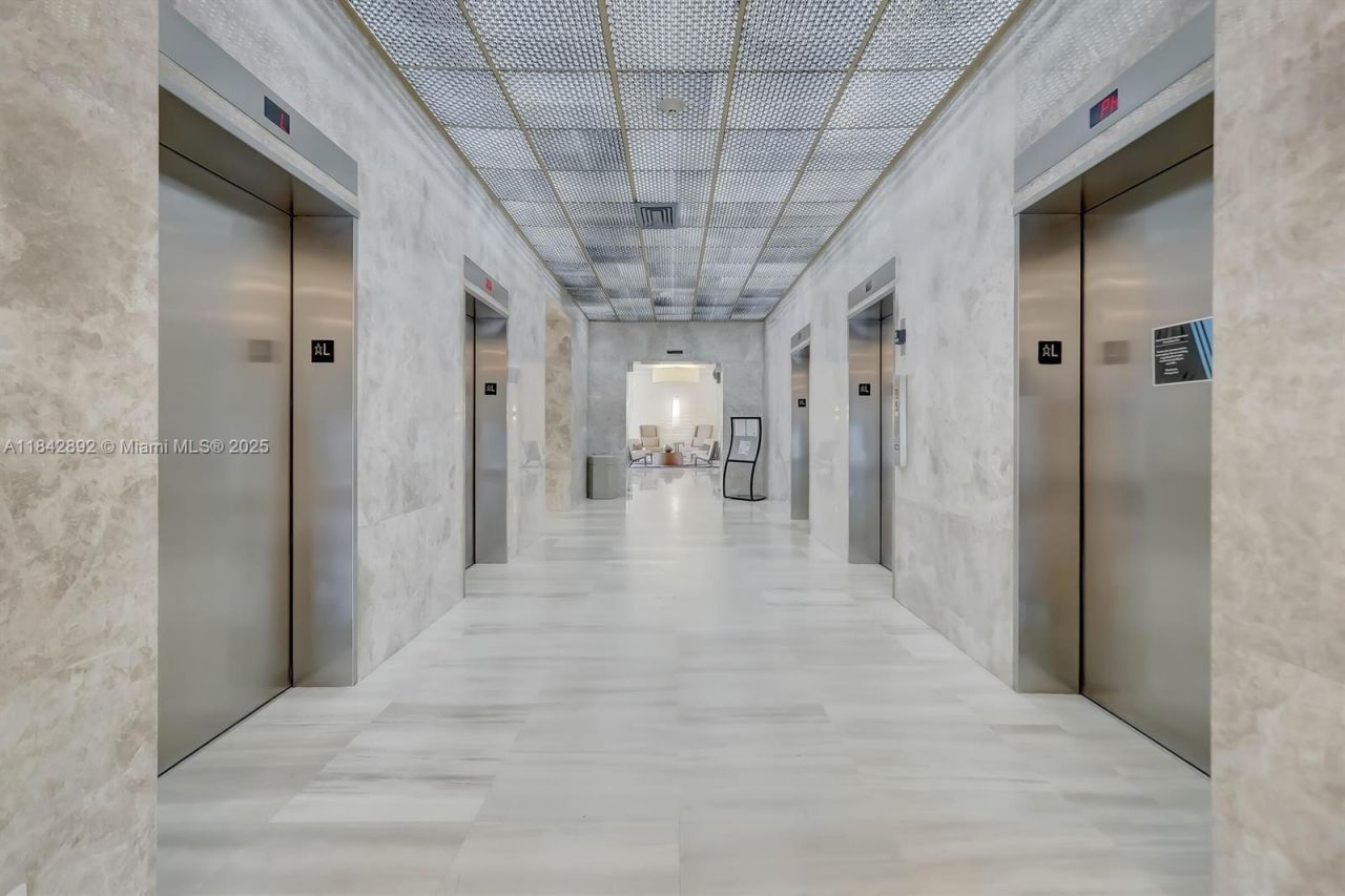 100 Bayview Dr, Unit 508, Sunny Isles Beach, FL 33160 Photo