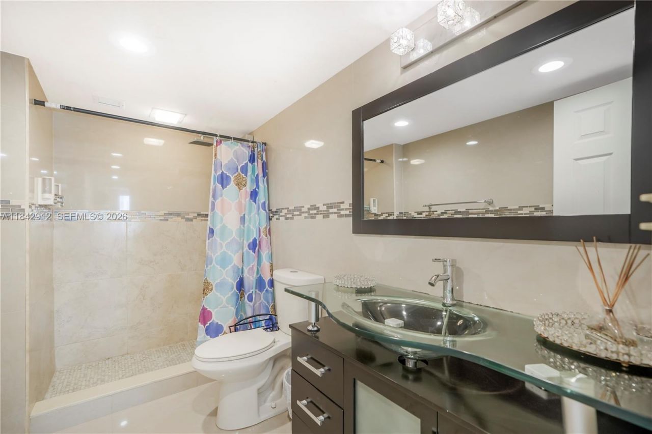 1912 S Ocean Dr, Unit 3D, Hallandale Beach, FL 33009 Photo