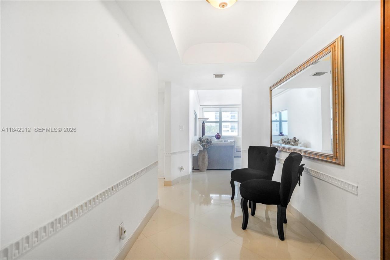 1912 S Ocean Dr, Unit 3D, Hallandale Beach, FL 33009 Photo