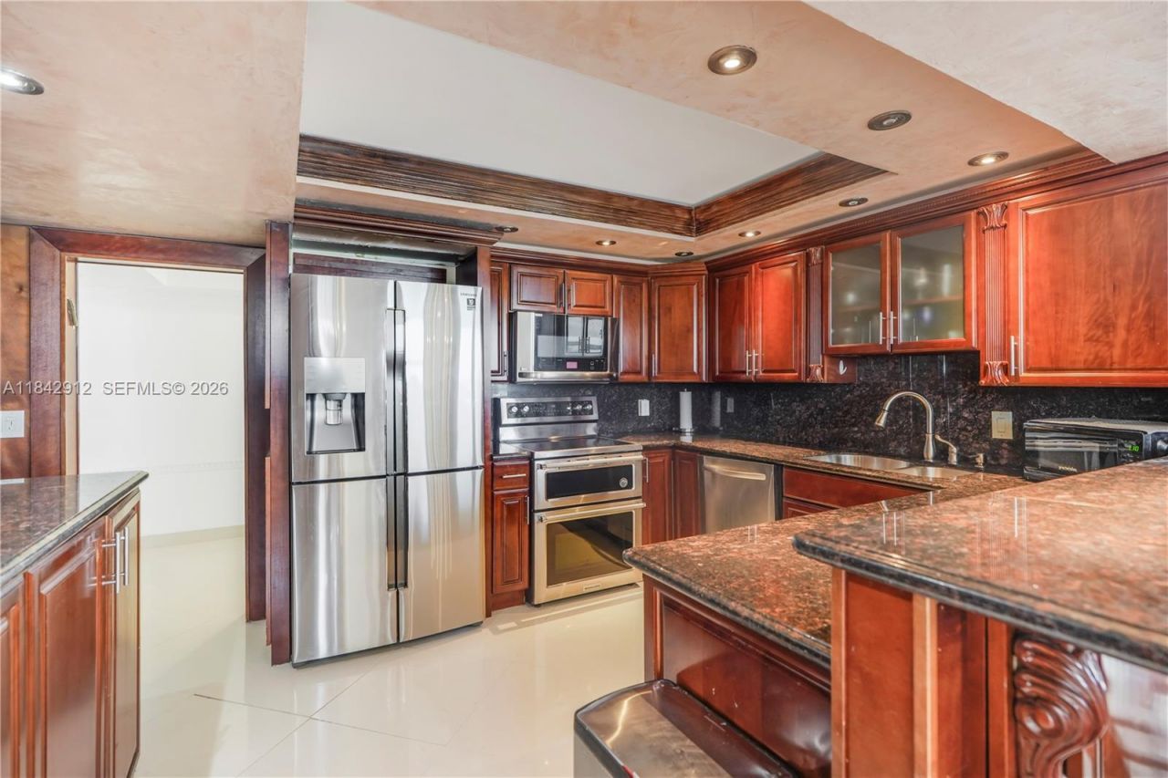 1912 S Ocean Dr, Unit 3D, Hallandale Beach, FL 33009 Photo