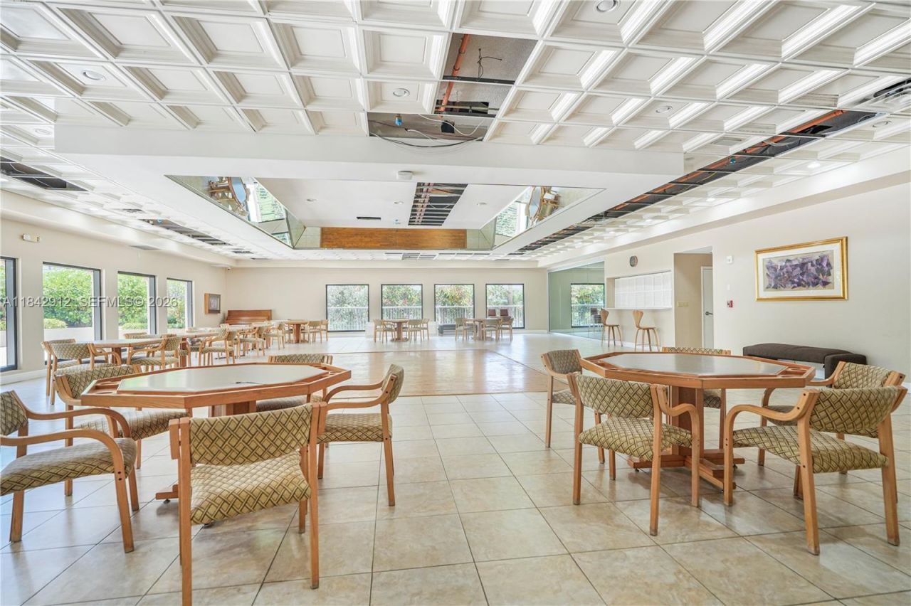 1912 S Ocean Dr, Unit 3D, Hallandale Beach, FL 33009 Photo