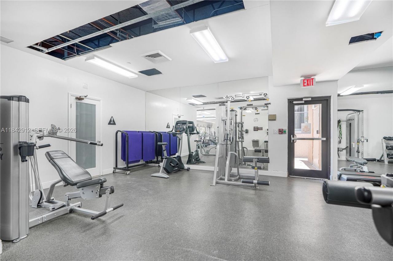 1912 S Ocean Dr, Unit 3D, Hallandale Beach, FL 33009 Photo