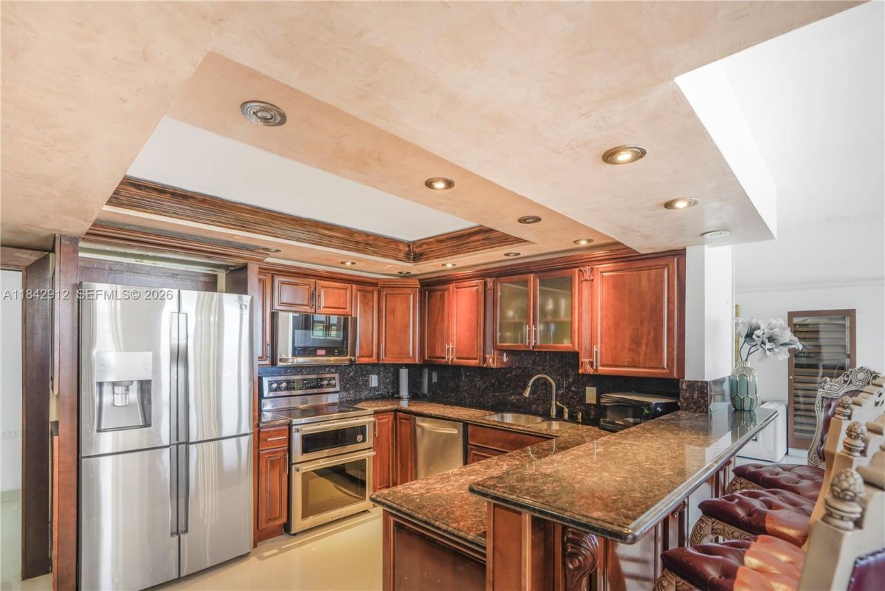 1912 S Ocean Dr, Unit 3D, Hallandale Beach, FL 33009 Photo