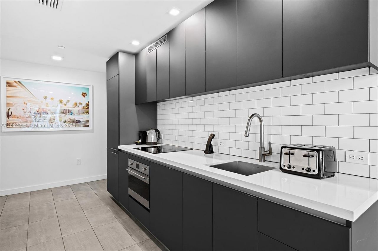 227 NE 2nd St, Unit 2911, Miami, FL 33132 Photo