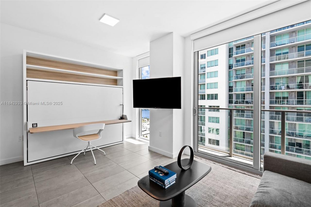 227 NE 2nd St, Unit 2911, Miami, FL 33132 Photo