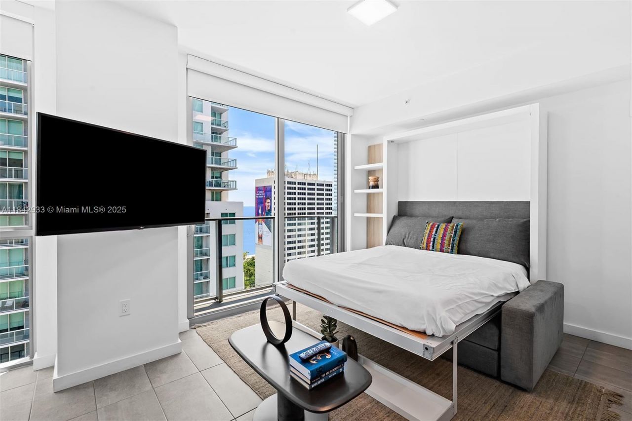 227 NE 2nd St, Unit 2911, Miami, FL 33132 Photo