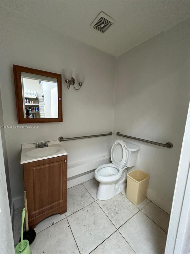 622 E 9th Street, Hialeah, FL 33010 Photo