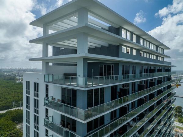 16385 Biscayne Blvd, Unit 4, North Miami Beach, FL 33160