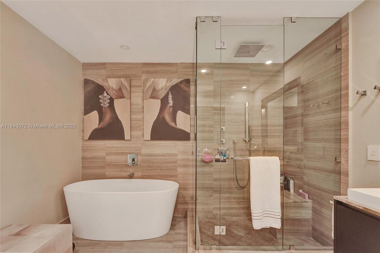 3250 NE 188th St, Unit 402, Aventura, FL 33180 Photo