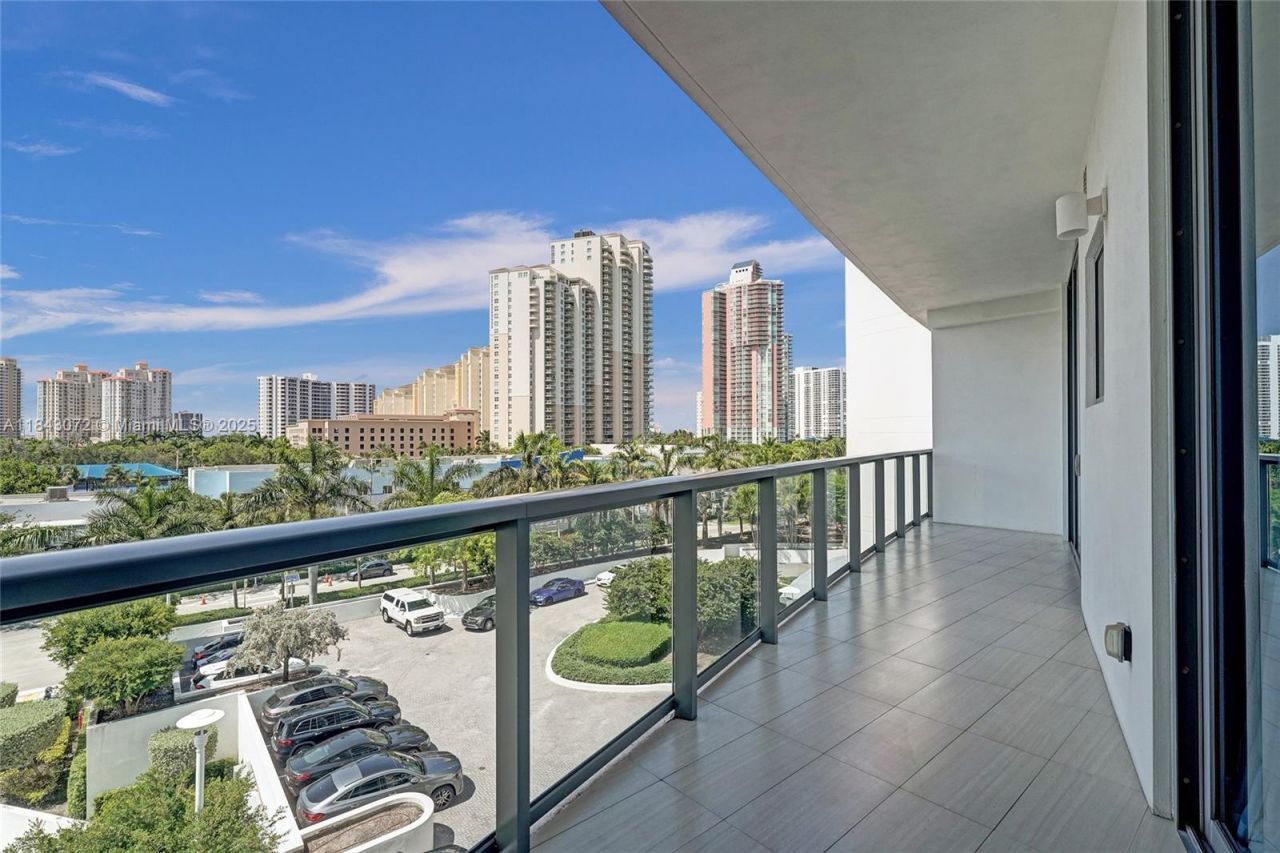 3250 NE 188th St, Unit 402, Aventura, FL 33180 Photo