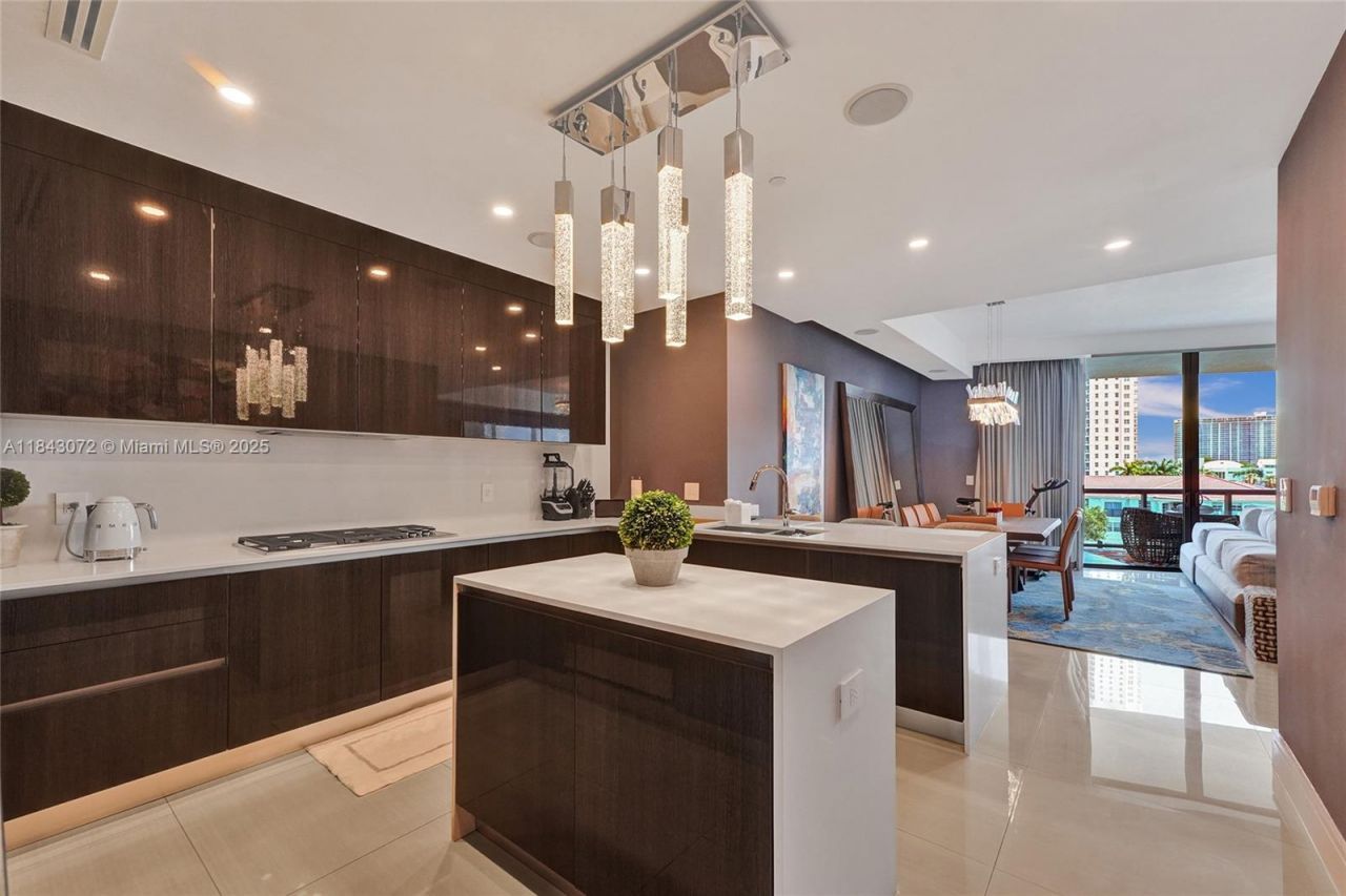 3250 NE 188th St, Unit 402, Aventura, FL 33180 Photo