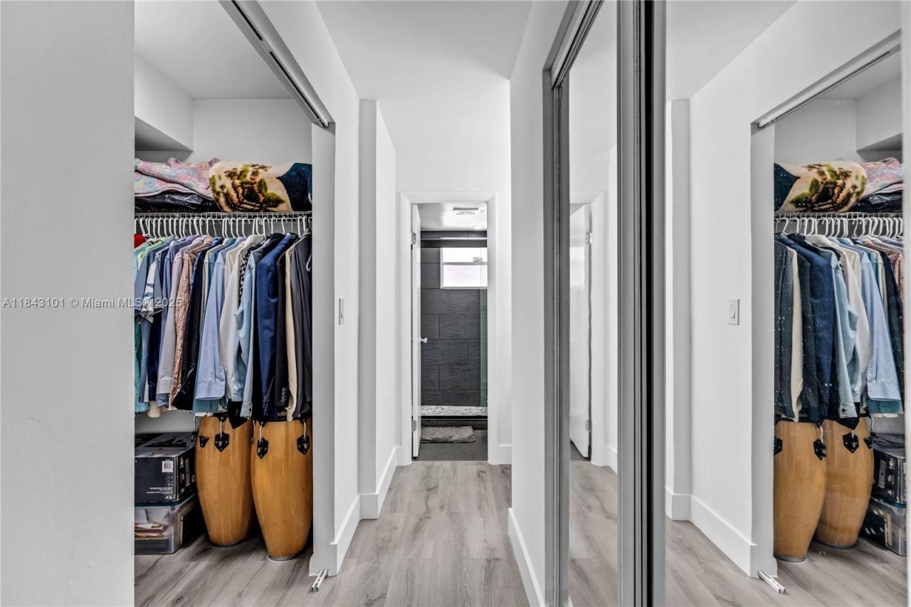 445 NE 195th St, Unit 125, Miami, FL 33179 Photo