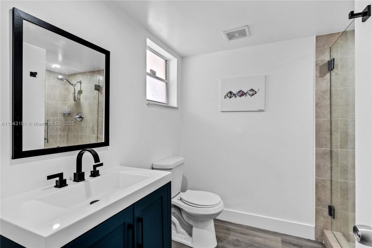 445 NE 195th St, Unit 125, Miami, FL 33179 Photo