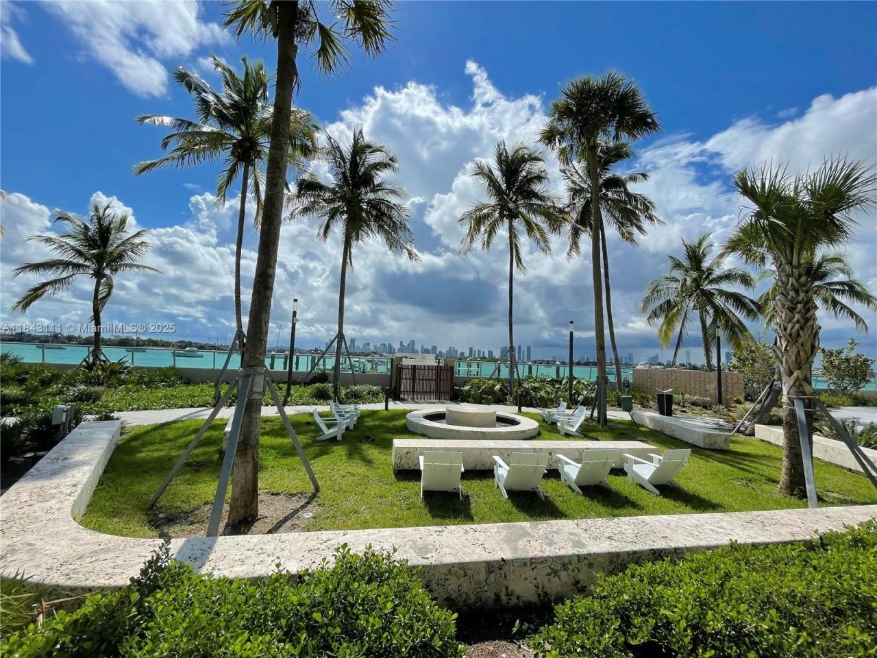 1500 Bay Rd, Unit 808S, Miami Beach, FL 33139 Photo