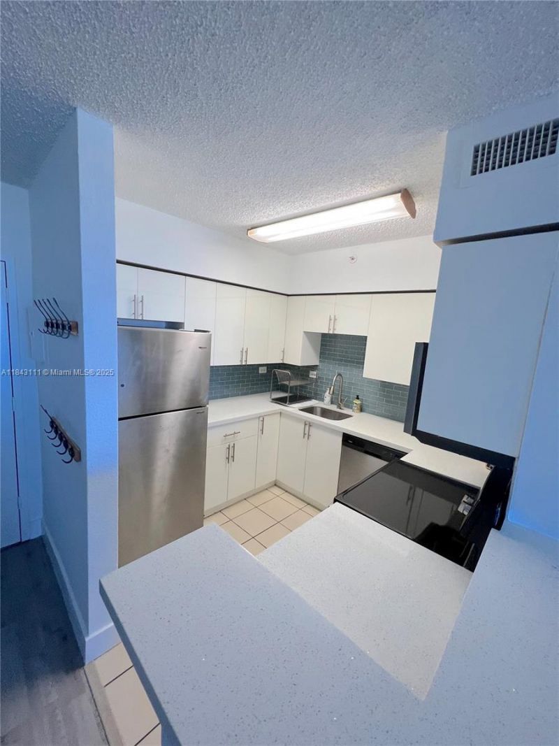 1500 Bay Rd, Unit 808S, Miami Beach, FL 33139 Photo