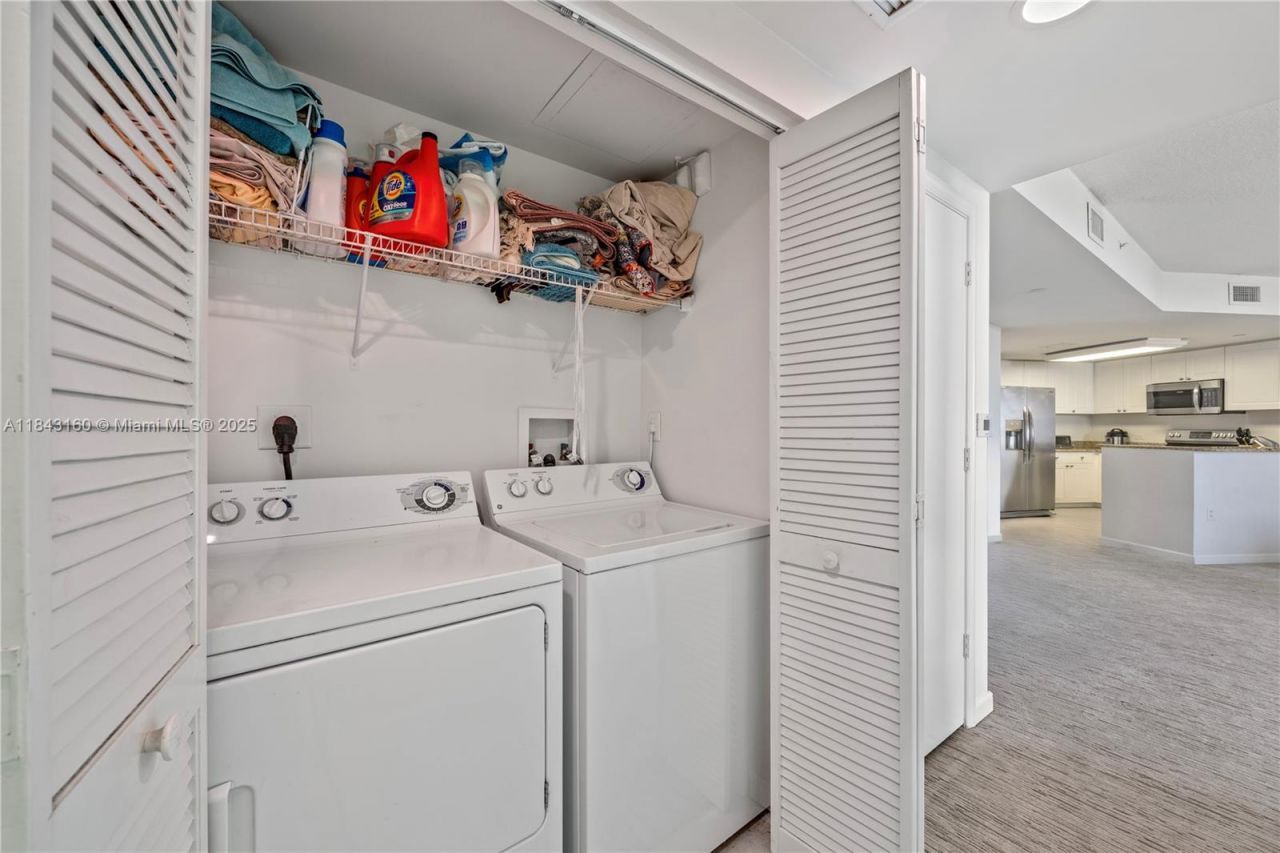 19501 W Country Club Dr, Unit 2106, Aventura, FL 33180 Photo