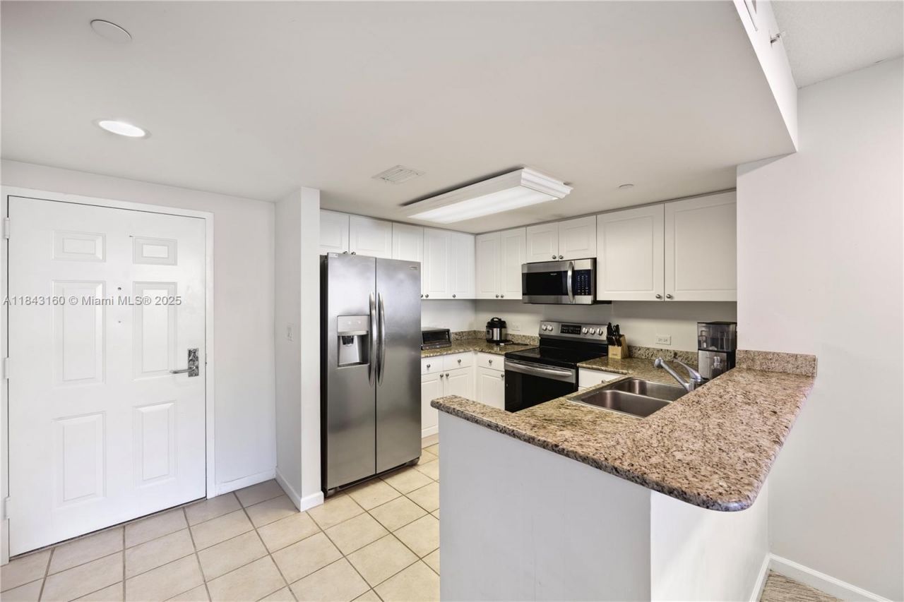 19501 W Country Club Dr, Unit 2106, Aventura, FL 33180 Photo