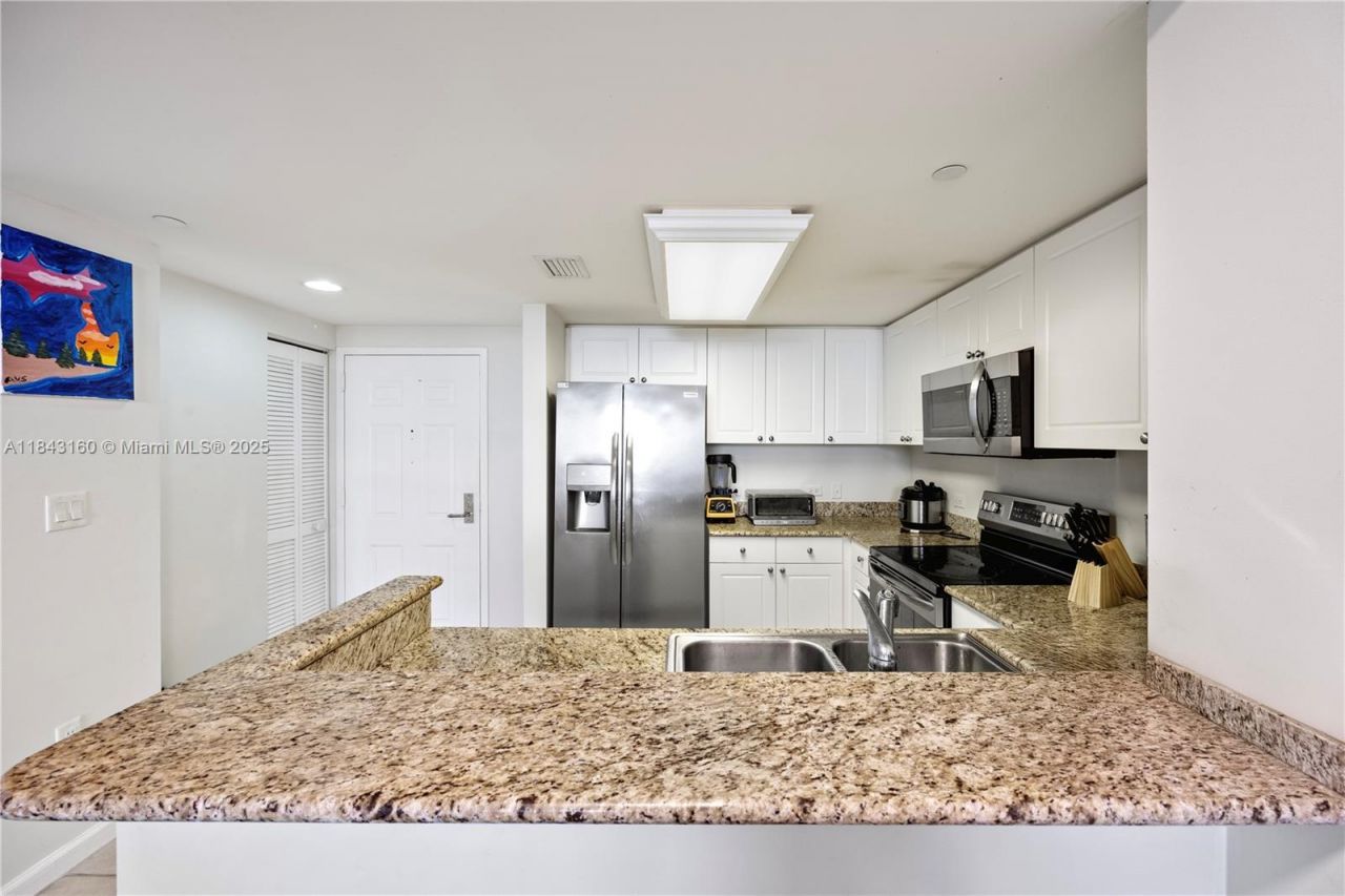 19501 W Country Club Dr, Unit 2106, Aventura, FL 33180 Photo