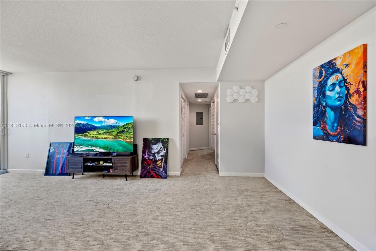 19501 W Country Club Dr, Unit 2106, Aventura, FL 33180 Photo