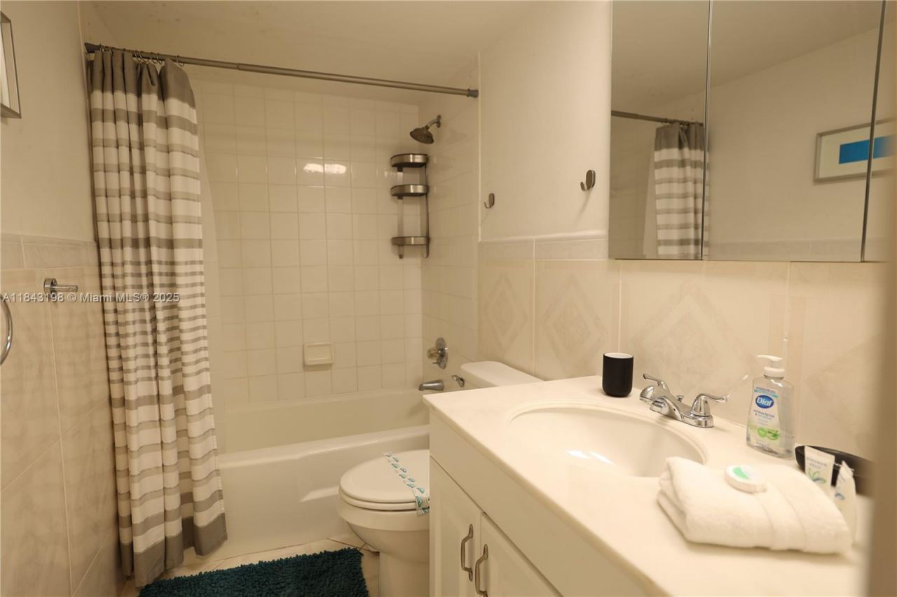 5151 Collins Ave, Unit 927, Miami Beach, FL 33140 Photo
