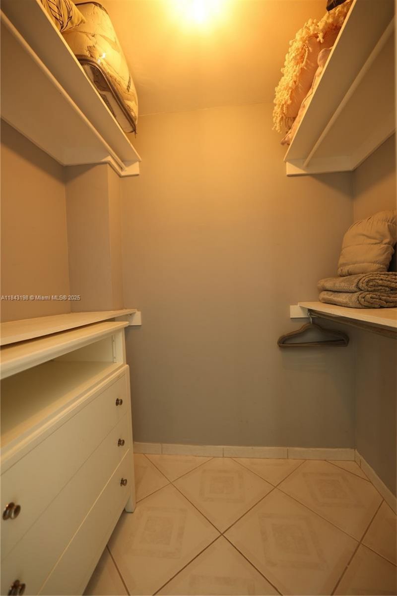 5151 Collins Ave, Unit 927, Miami Beach, FL 33140 Photo