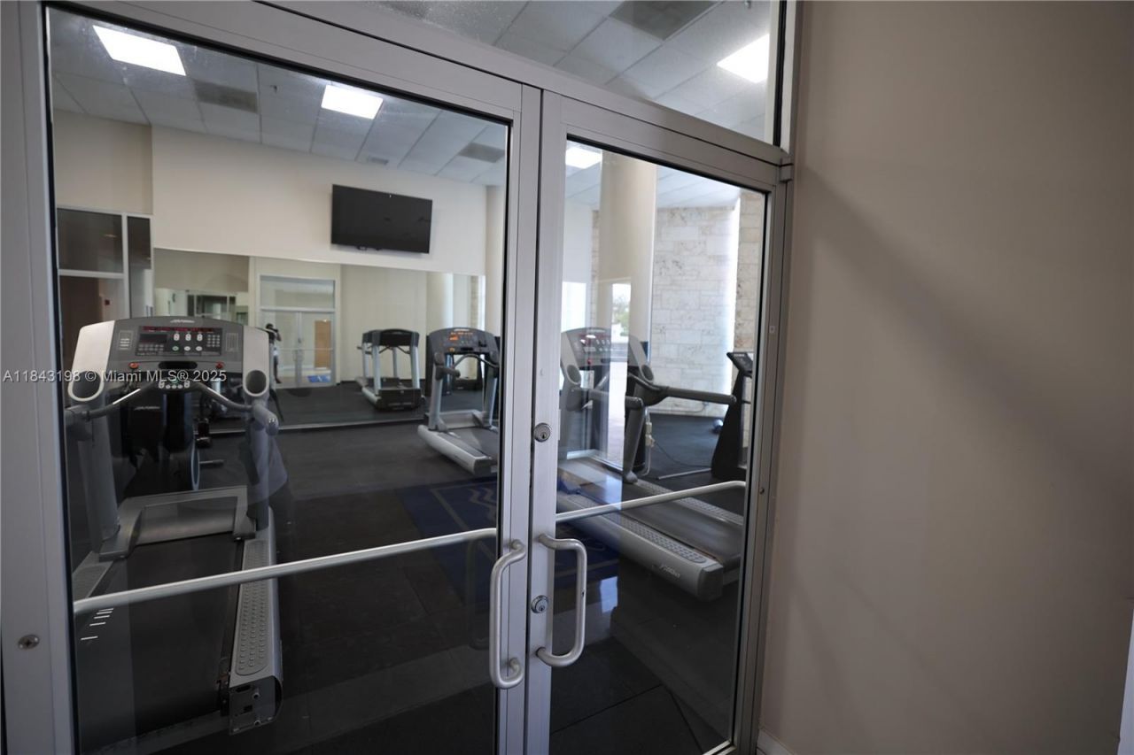 5151 Collins Ave, Unit 927, Miami Beach, FL 33140 Photo