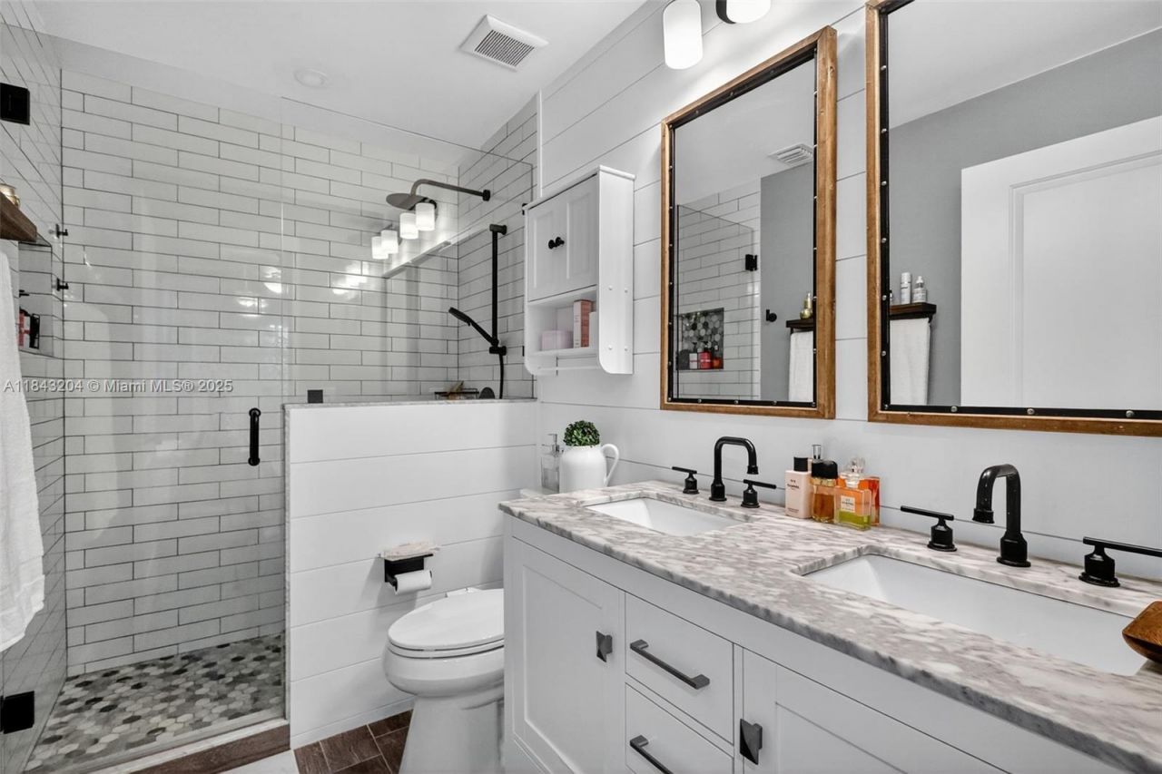 7291 NW 173rd Dr, Unit 100, Hialeah, FL 33015 Photo