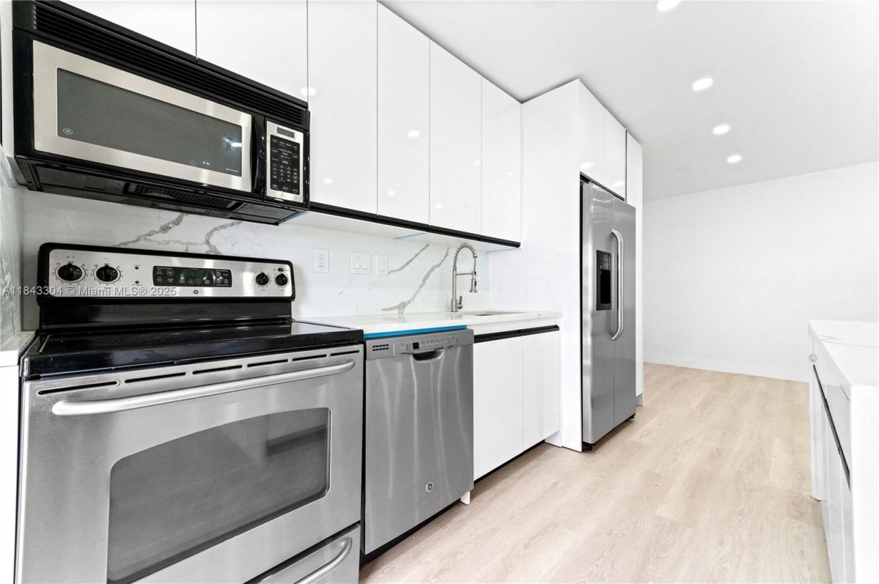 2881 NE 32nd St, Unit 115, Fort Lauderdale, FL 33306 Photo