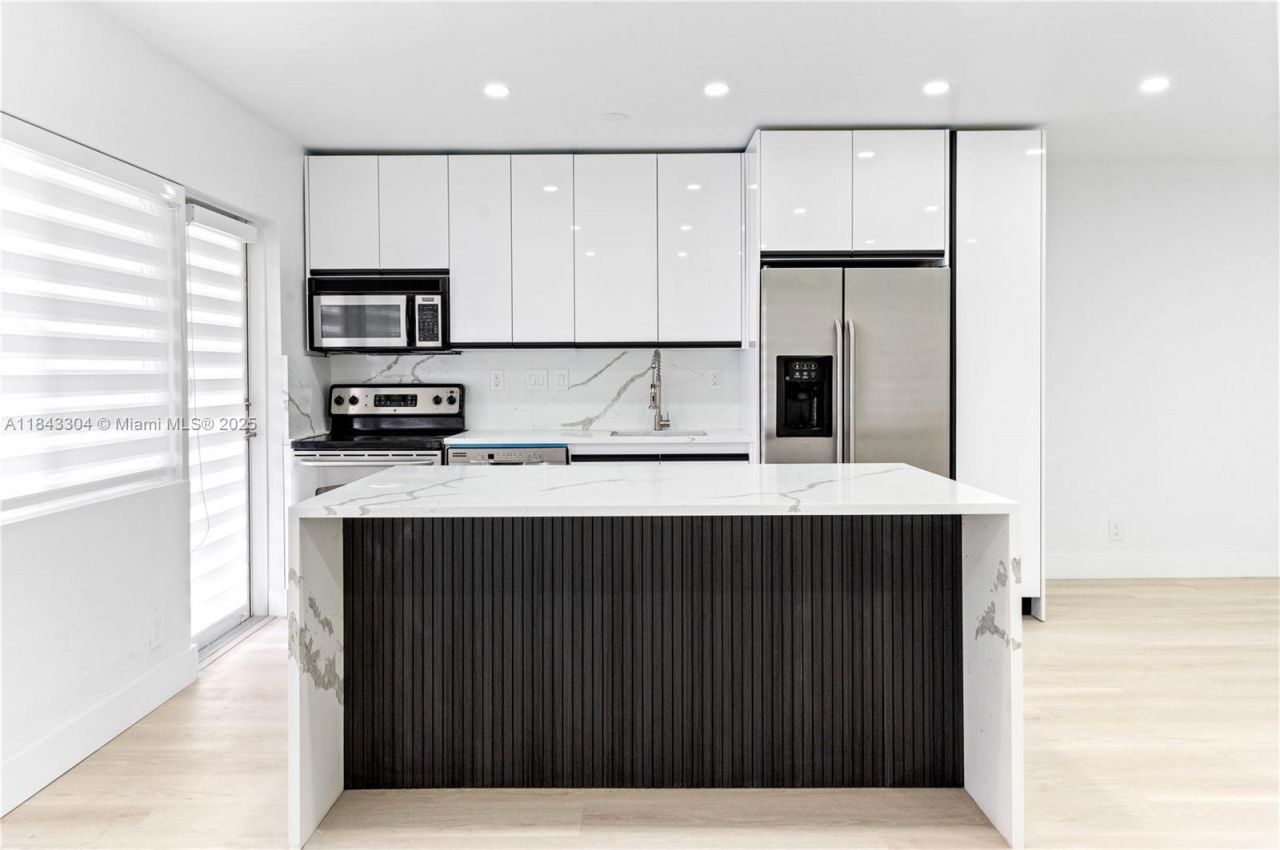 2881 NE 32nd St, Unit 115, Fort Lauderdale, FL 33306 Photo