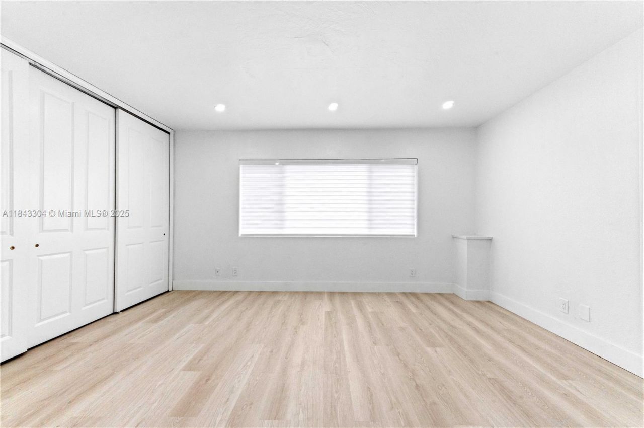 2881 NE 32nd St, Unit 115, Fort Lauderdale, FL 33306 Photo