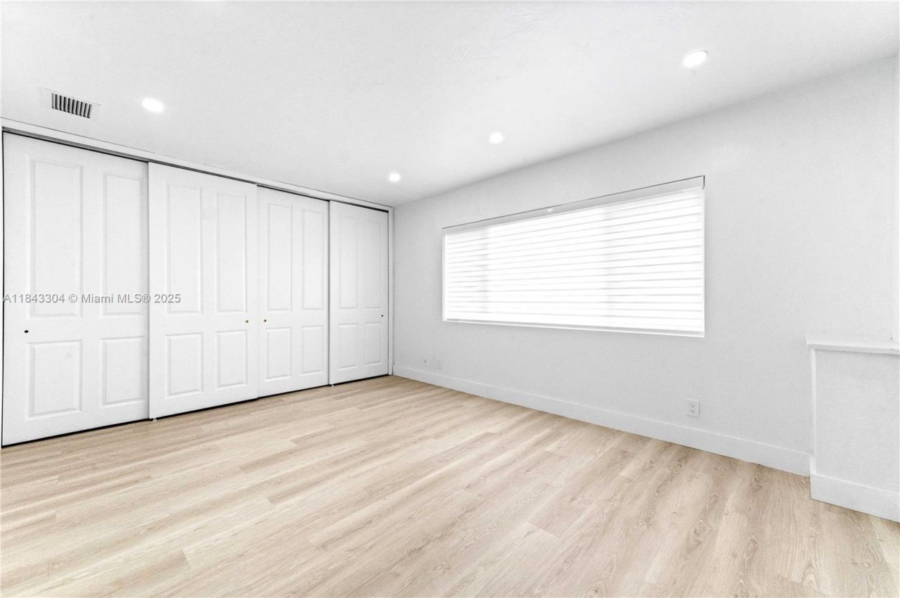 2881 NE 32nd St, Unit 115, Fort Lauderdale, FL 33306 Photo