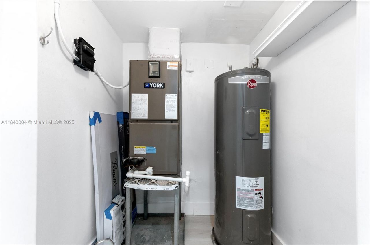 2881 NE 32nd St, Unit 115, Fort Lauderdale, FL 33306 Photo