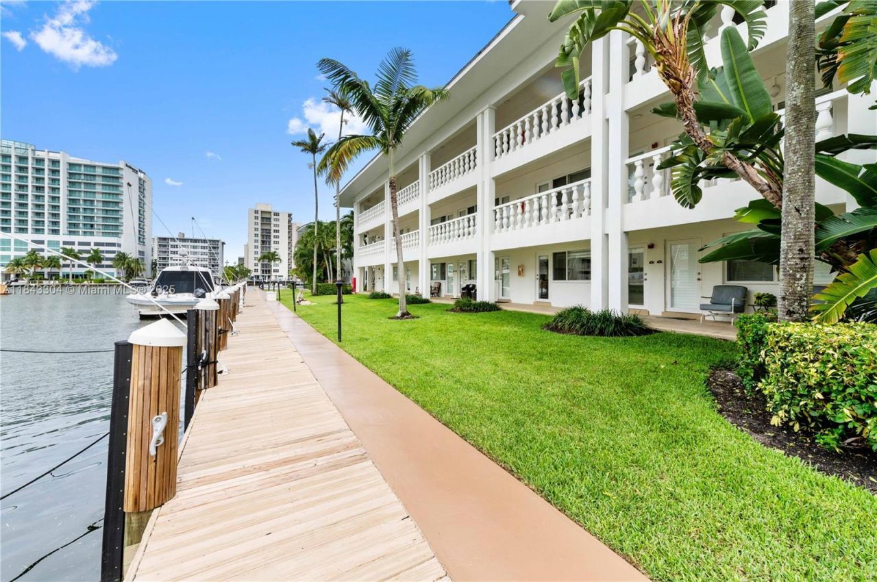 2881 NE 32nd St, Unit 115, Fort Lauderdale, FL 33306 Photo