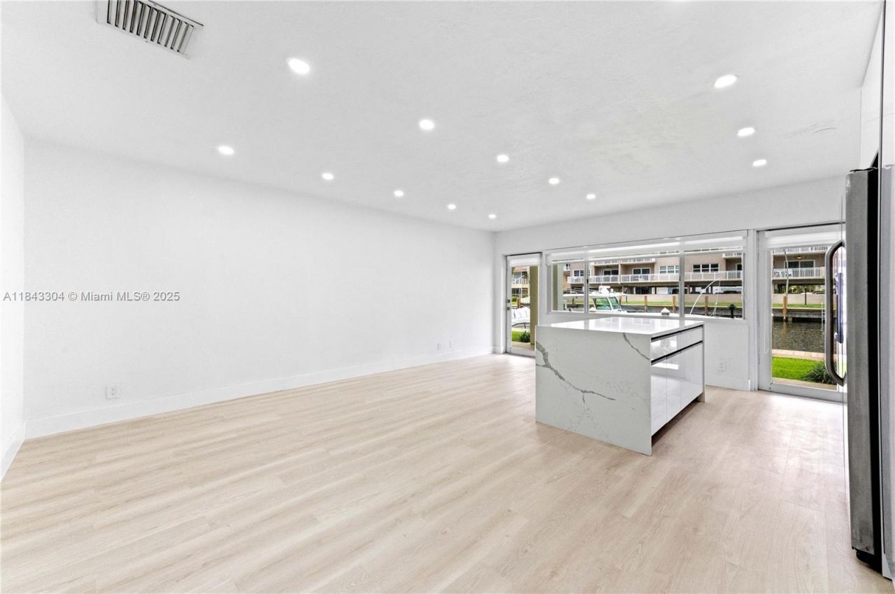 2881 NE 32nd St, Unit 115, Fort Lauderdale, FL 33306 Photo