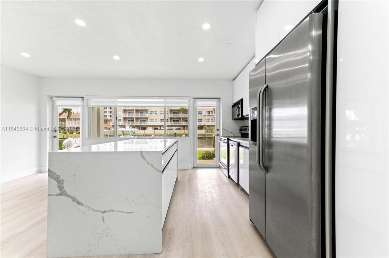 2881 NE 32nd St, Unit 115, Fort Lauderdale, FL 33306 Photo