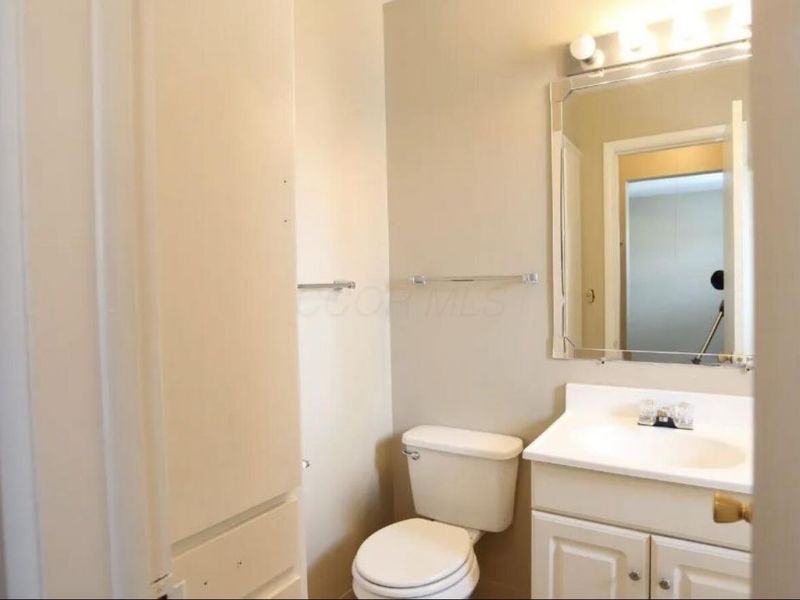 1813 Kenny Road, Unit 1809, Columbus, OH 43212 Photo 9