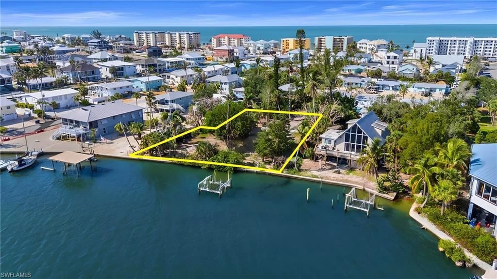 4851 Dolphin Ln, Fort Myers Beach, FL 33931 Photo